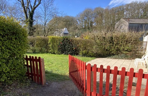 Plouvien House | In the countryside, 8 km from the beaches