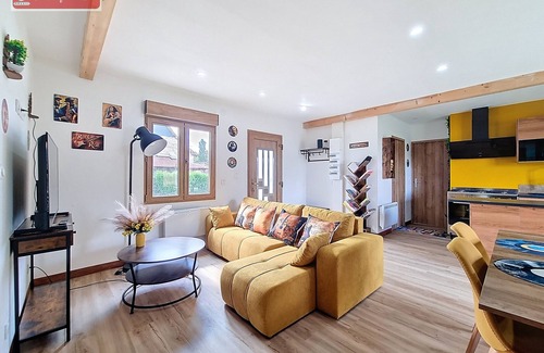 Joncreuil House | In the countryside between Lac du Der and the lakes and forests of the Orient, Le Râle d'eau