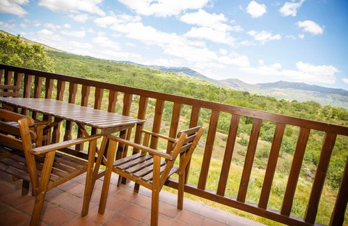 Horcajuelo de la Sierra Ski Chalet | In the Maillo house you can enjoy a terrace with barbecue and a front patio