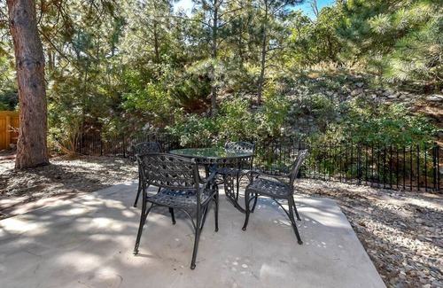 Rockrimmon House | In the forest, but close to everything! Book now!
