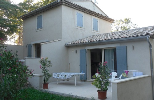 Castellet Villa | In the heart of the Grand LUBERON, a SWIMMING POOL, CALMNESS