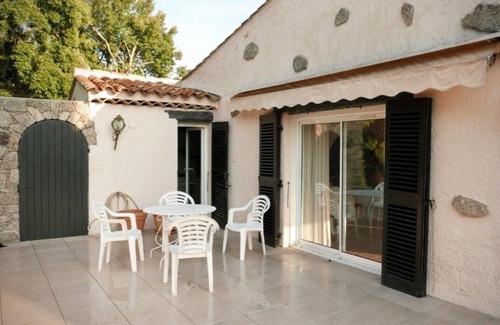 Les Brugassieres House | In the heart of the vineyards, a family property in an exceptional setting.