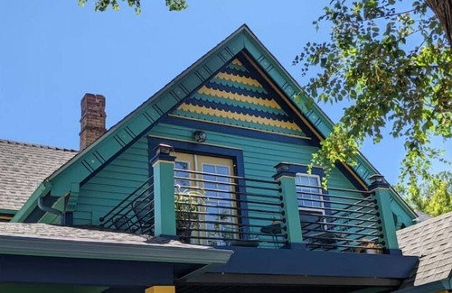 Colorado Springs Apartment | In the Heart of OCC overlooking W. Colorado Ave-Electric Avenue @ Captain's Cove