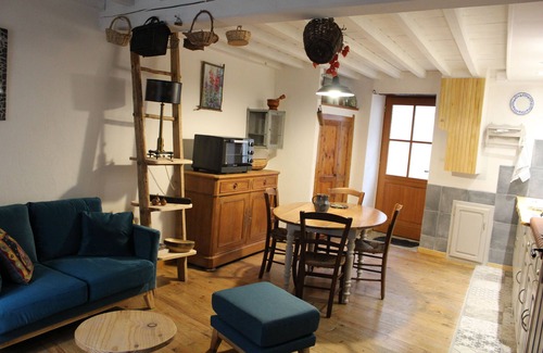 La Fajolle House | In the heart of a preserved, welcoming, flower-filled mountain village