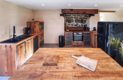 Neulliac House | In the heart of Brittany, this stylish and spacious vacation home welcomes you.