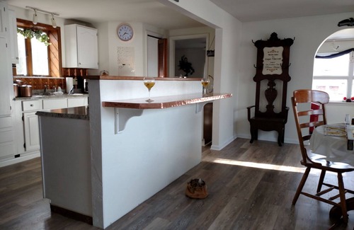 Cape Vincent House | In the heart of Cape VincentnBook NOW