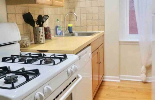 Gayborhood Apartment | In the heart of Center City! Large bi-level 3/2