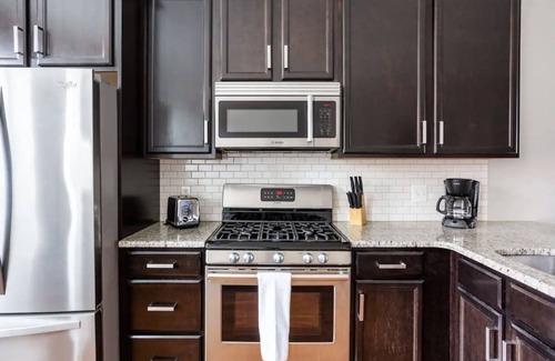 Conshohocken House | In the heart of Conshy, close to hwy & rails. Biking trail & close to Philly.
