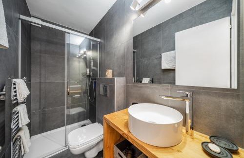 Noes Apartment | In the heart of Crans, fireplace and parking