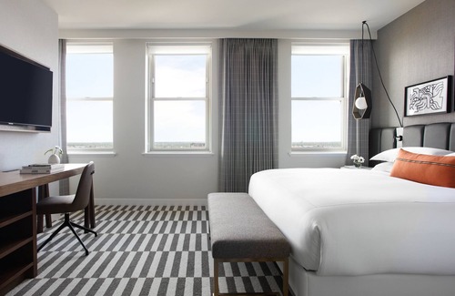 Downtown Fort Worth Hotel | In the heart of Downtown Fort Worth! Close to Fort Worth Zoo! Pets Allowed!