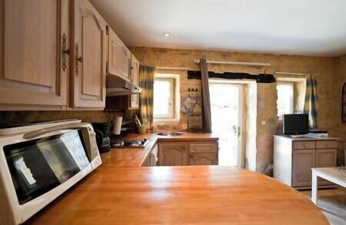 Sainte-Mondane Apartment | In the heart of the Périgord Noir, our studio gite is ideal for a couple.