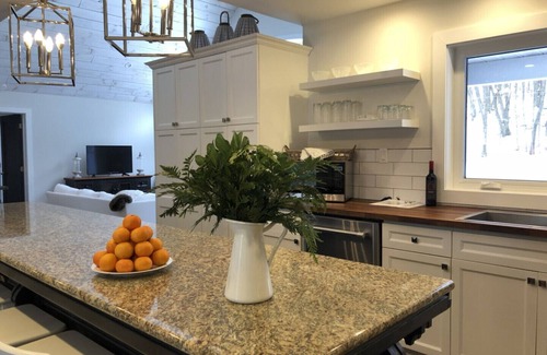 Meaford House | In the heart of Georgian Bay mins from Thornbury , Meaford and Blue Mountain