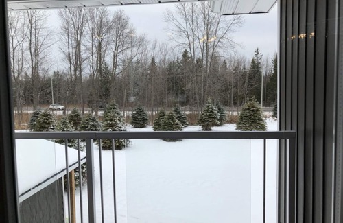 Meaford House | In the heart of Georgian Bay mins from Thornbury , Meaford and Blue Mountain