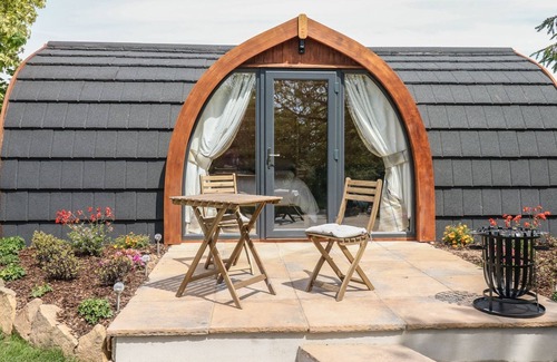 Morwellham Cabin | In the heart of the countryside close to the river Tamar & offers tranquillity