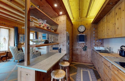 Pontresina Apartment | In the heart of the charming village of Pontresina, right next to the famous Hot