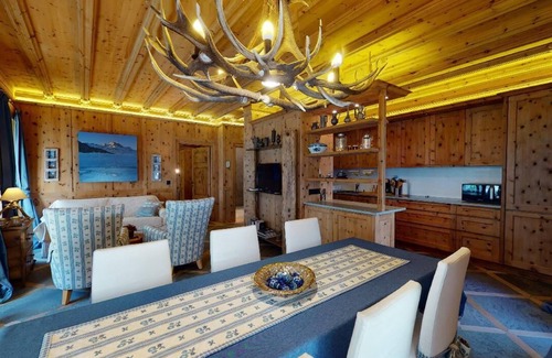 Pontresina Apartment | In the heart of the charming village of Pontresina, right next to the famous Hot