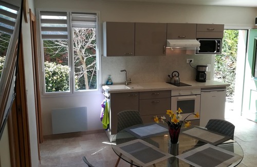 Reillanne House | In the heart of the Luberon Luxury apartment with private heated pool in a quiet