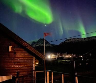 Kvalvik Villa | In the heart of the Lyngen alps, Holmen i Lyngen