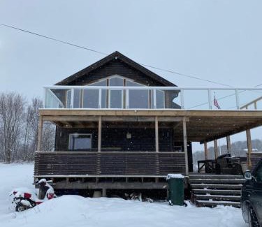 Kvalvik Villa | In the heart of the Lyngen alps, Holmen i Lyngen