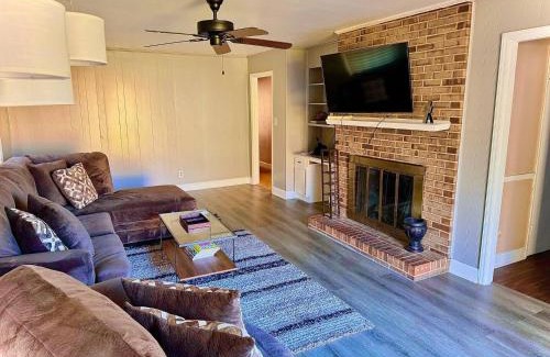 Charlotte House | In the heart of the QC!