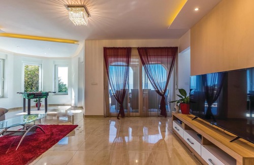 Hreljin House | In the hinterland of the Crikvenica Riviera, in a beautiful green landscape, this villa is located.