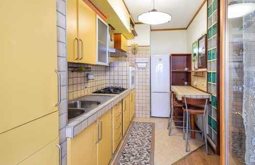 Cordoba House | In the historic hill country of Samnium, at the foot of the Campanian Apennines, this spacious vacat
