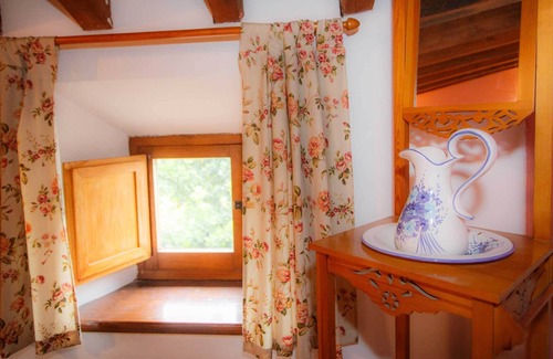 Pradena del Rincon House | In the middle of the Biosphere Reserve you will find the Cas Roble located in the heart of the town