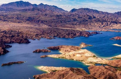 Laughlin House | In the Middle of It All! 4 Spacious Units, Game Rooms, Casino, Onsite Dining!