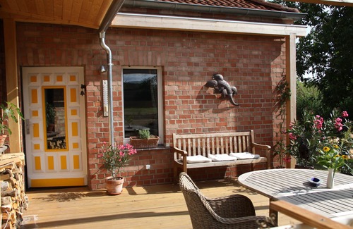 Gulitz-Reetz Apartment | In the picturesque village green under the stork nest