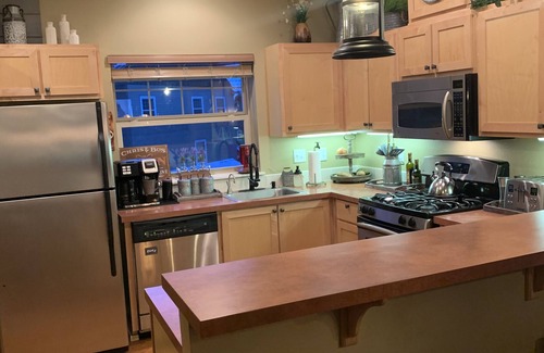Government Camp House | In the resort of Collins Lake Next 2Pool, Spas, Sauna Ski Shuttle Across Street