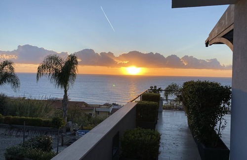 Giardini Naxos Villa | In the sky, by the sea, *VILLA VITTORIO* TAORMINA, ETNA & SEAVIEW
