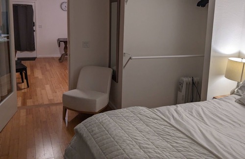 Tamalpais-Homestead Valley Apartment | "In the Trees" Private apartment in a house