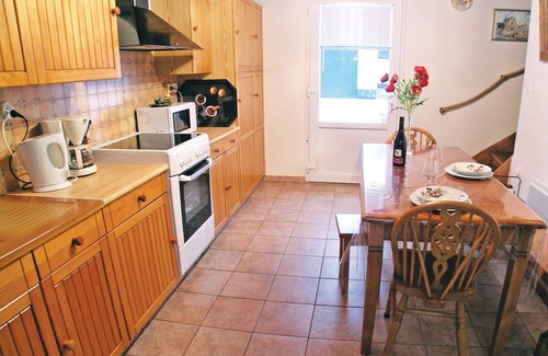 Inxent Apartment | In the Vallée de la Course valley, this vacation home is located on the owner's cattle farm.