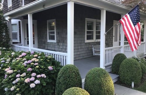 Sag Harbor House | In the Village proper! Chic & Quintessential 3 bedroom Cottage