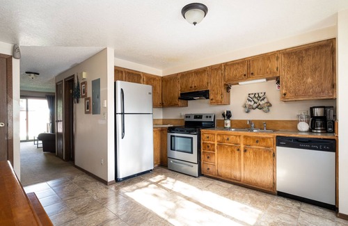 West Yellowstone House | In Town 1 Mile to Yellowstone- Huckleberry House