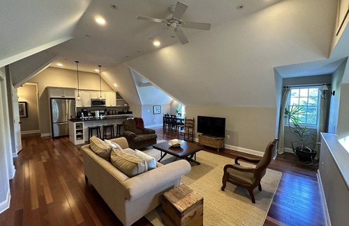 Williamstown Apartment | In town 2 bedroom, one bath carriage barn. Sleeps 5.