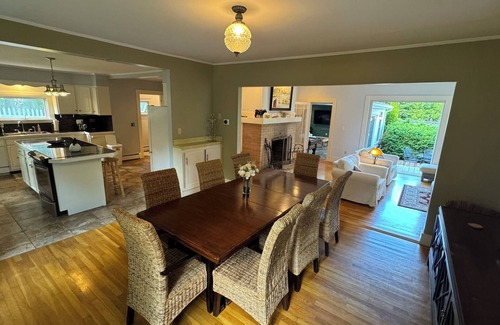 Lubec House | In-town 5 Bedroom Victorian With Heated Pool