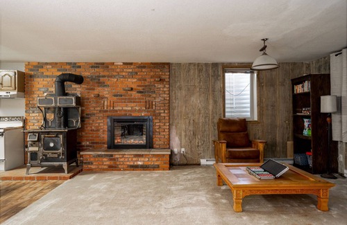 West Yellowstone Cabin | In Town! Gate Entrance- Legacy West