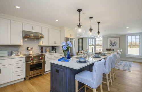Harwich Port Condo | In town Location Walk to beach Pet Friendly AC WiFi TJs Tide