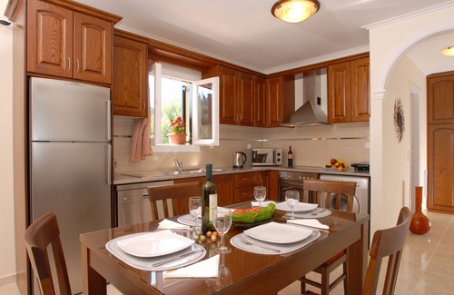 Termenades Apartment | In Villa Luxury Apartment with Pool