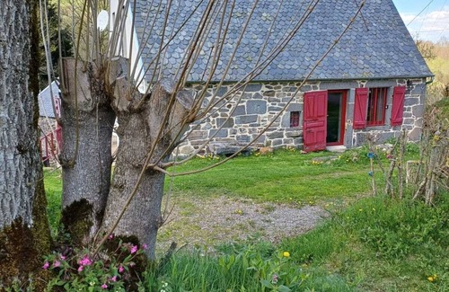 Perpezat House | In Volcanoes National Park. Ideal for families with children. Sleeps 11