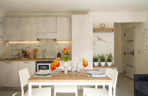 Fogliano Marina Apartment | Inaugurazione 2024 - Villa Pratu Apartments a 100 metri dal mare