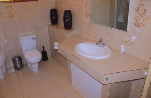 Francistown Bed & Breakfast | Inca Rose Guest House
