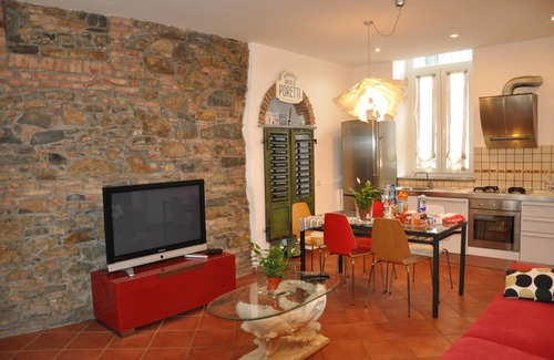 Mapello Apartment | INCANTEVOLE APPARTAMENTO LA SACRESTIA RICAVATO SUL RETRO DI UNA CHIESA
