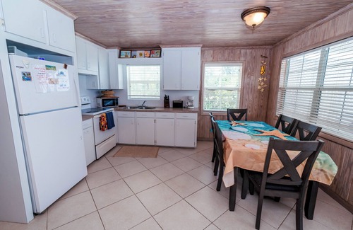 Spanish Wells Cottage | Included with Rentals. Kayaks,Paddle Boards,BBQ Grill,Hammocks & Bikes