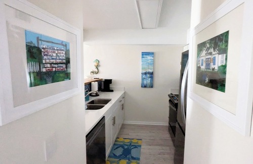Saint Helena Island Condo | Includes Resort access & golf cart. See reviews. Pet considered. Fall for Fripp!