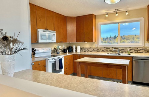 Regional District of Fraser-Fort George House | Inclusively Home - The Tabor Lake Suite