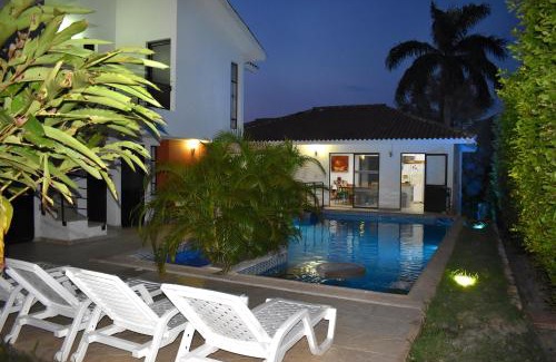 Girardot House | Incluye auxiliar doméstica PISCINA PRIVADA
