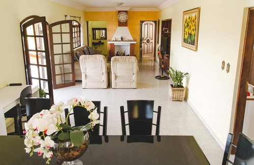 Chacaras Fernao Dias House | Incrível chácara com churrasq. em Atibaia/SP