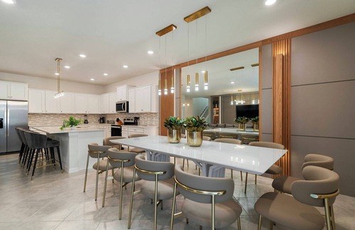 Sunrise Lakes House | Incredible 10Bd SummerKitchen Windsor Cay